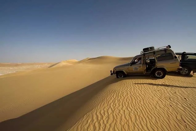 Weiße Wüste Reisen: Zweitägige Tour zur Westlichen Wüste Bahariya Oase
